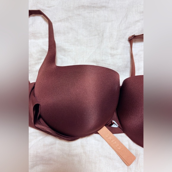 Sold - Picture 3 of 8